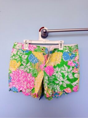 Lilly Pulitzer Buttercup Shorts Hibiscus Stroll Floral Scallop Hem Size 2
